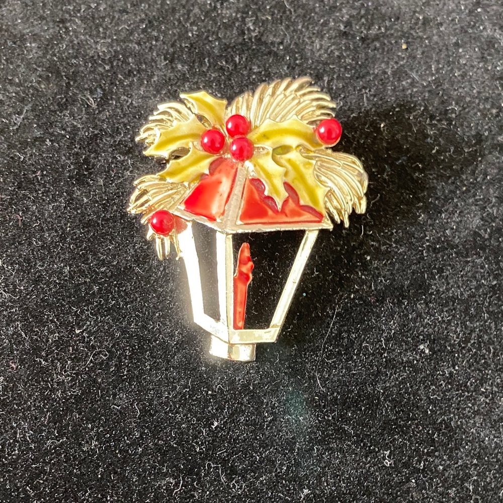 Vintage Coro Enamel Christmas Lantern Brooch Pin